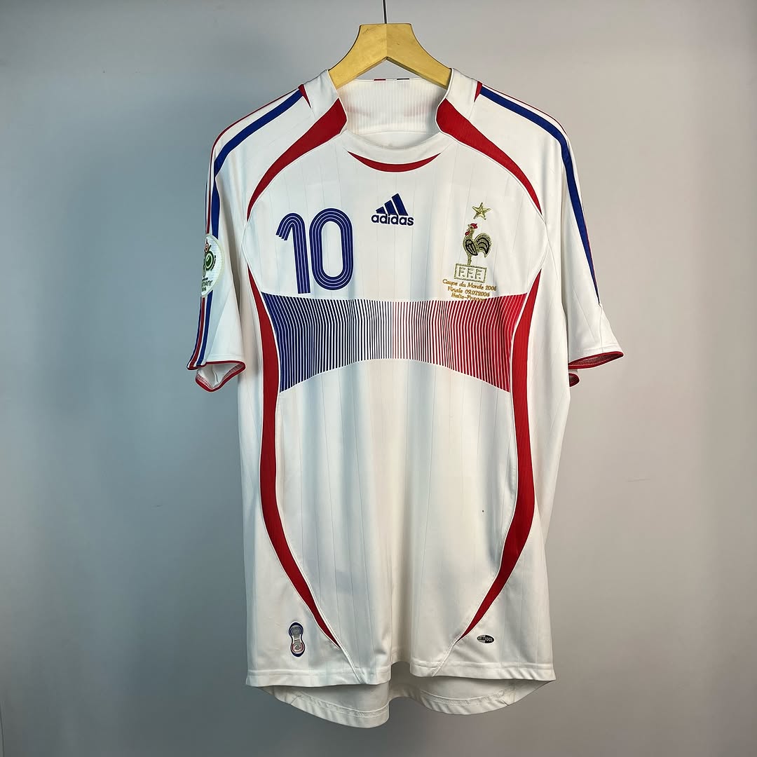 __World Cup 2006 Final_Size M (73_77 x 54 cm)_Condition - Excellent_Prices - IDR 2_850_000 (fixed prices)__A combination of design and colors with a story t(