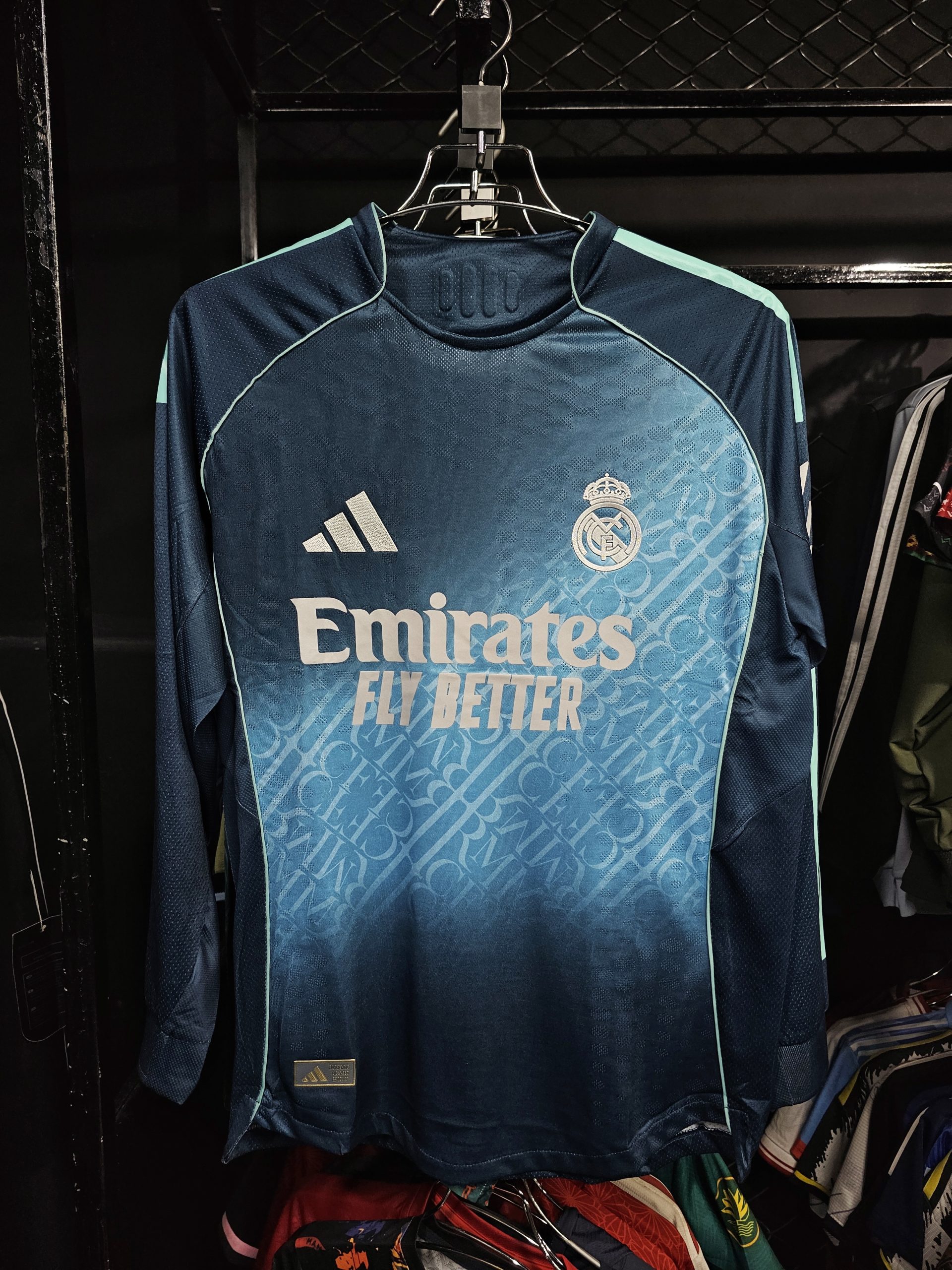 REAL MADRID ICONIC KIT