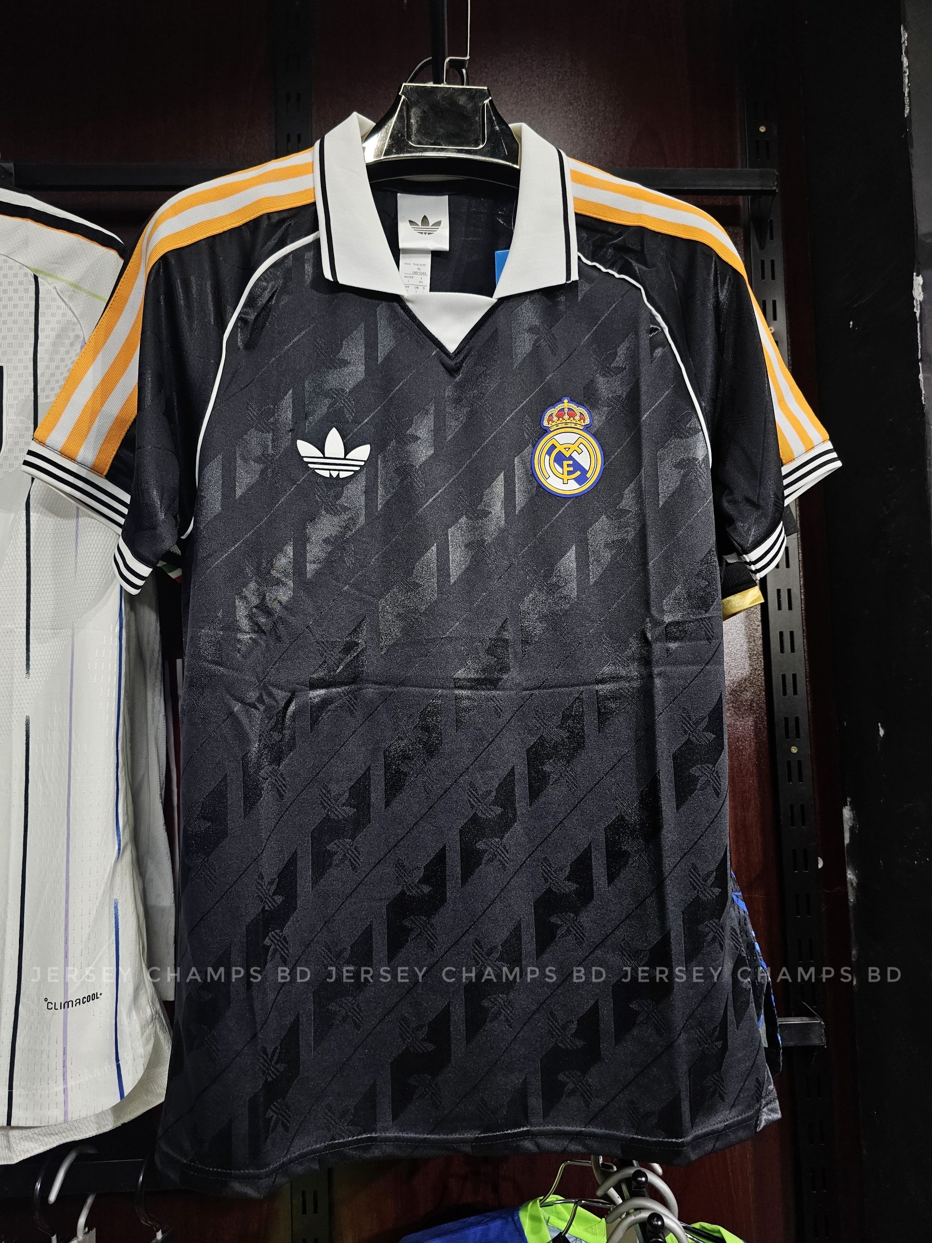REAL MADRID TRAVEL POLO BLACK PLAYER VERSION